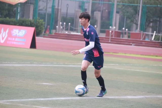 18岁52天，恩古莫哈创下利物浦欧冠新纪录